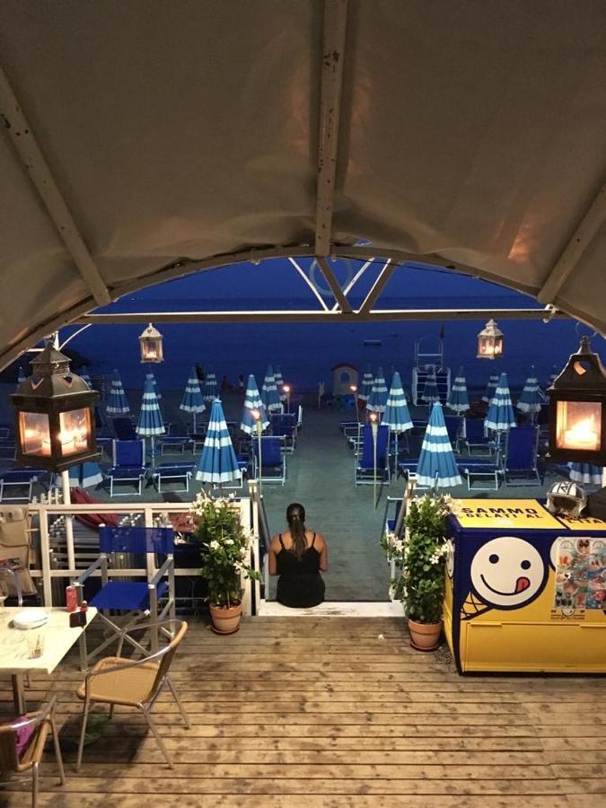 Hotel Soggiorno Marina Varraze Exterior foto