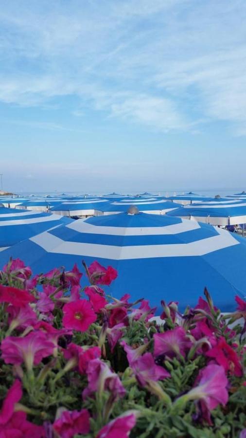 Hotel Soggiorno Marina Varraze Exterior foto